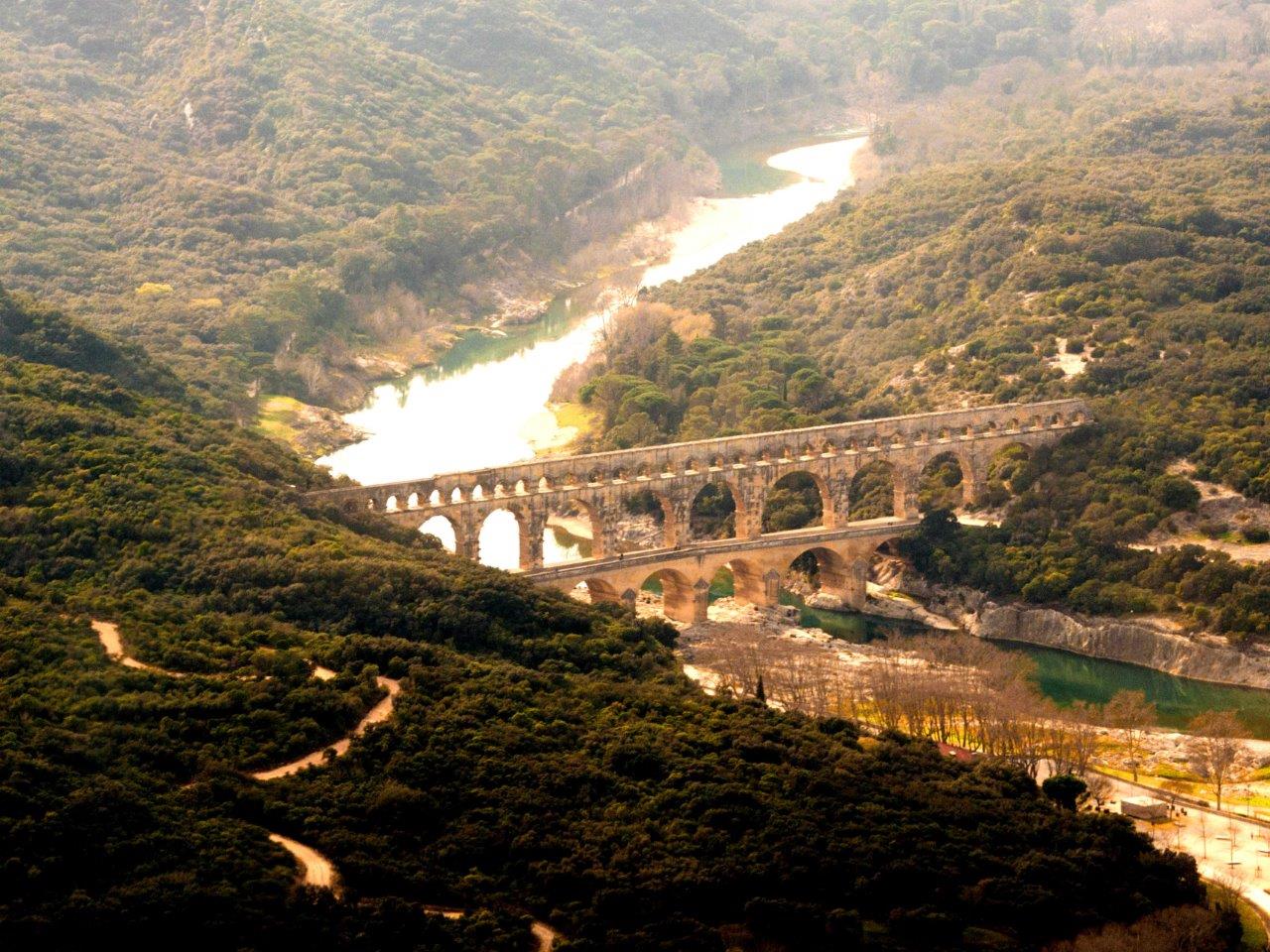 The 2 Bridges: Pont du Gard - Pont d'Avignon - Cité des papes